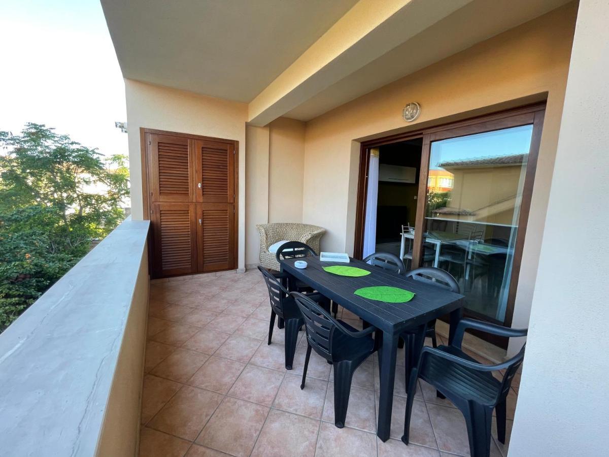 Patrician House Apartment Олбия Екстериор снимка